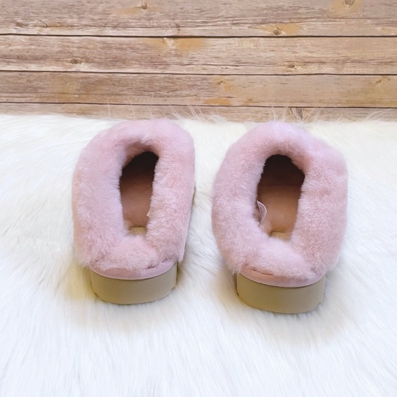 UGG Cluggette Slippers For Outdoor/Indoor Use - Picture 5 of 7